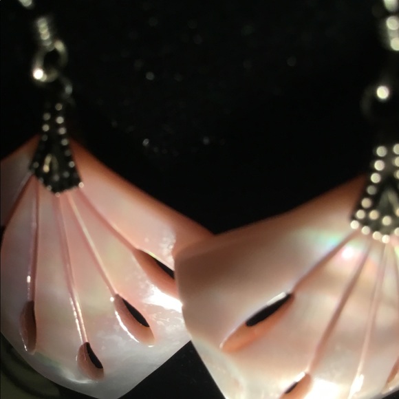 Vintage Earrings Color of a delicate seashell - Picture 3 of 6